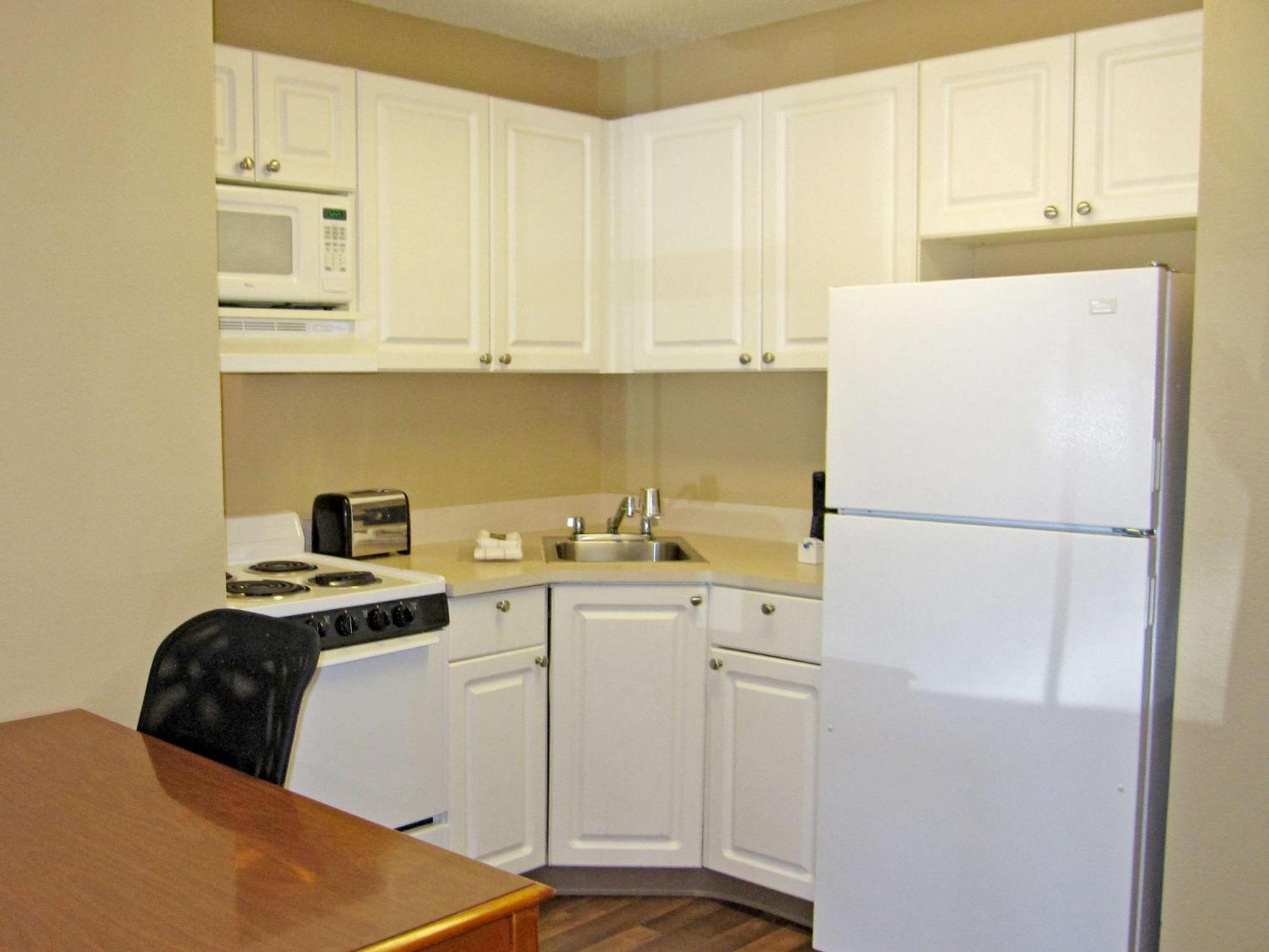 Extended Stay America Suites - Greensboro - Airport Dış mekan fotoğraf